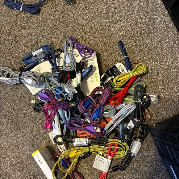 300 iPhone/iPad Data/Sync Fast Charging Cables